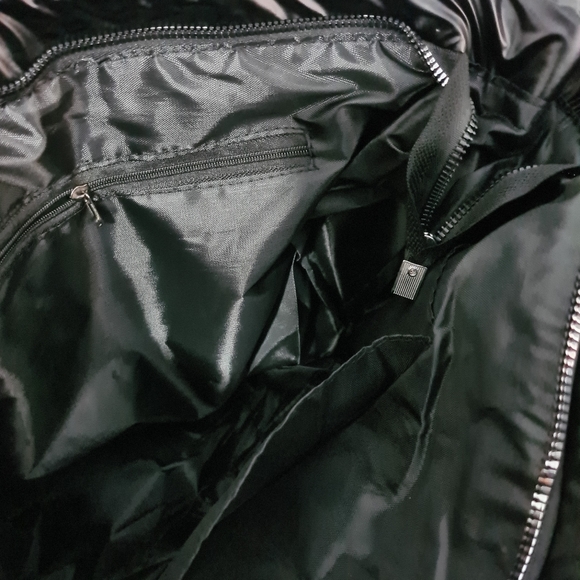 Quilted padded new bag 🖤 - Picture 4 of 4